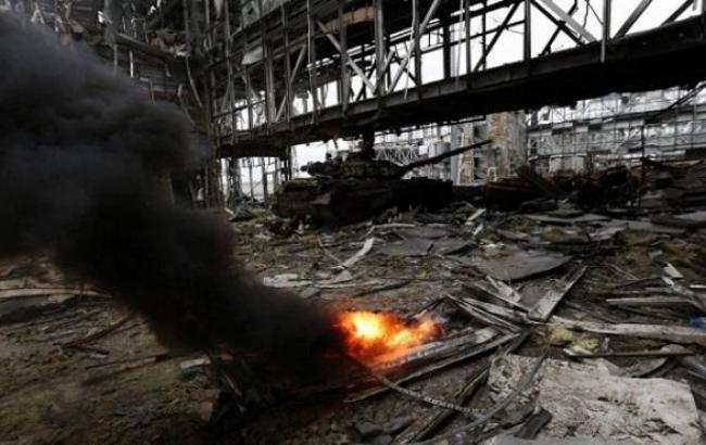 Бій в донецькому аеропорту затих, чути поодинокі постріли, - штаб АТО