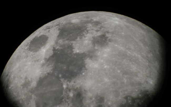 Китай вернул на Землю зонд с образцами лунного грунта