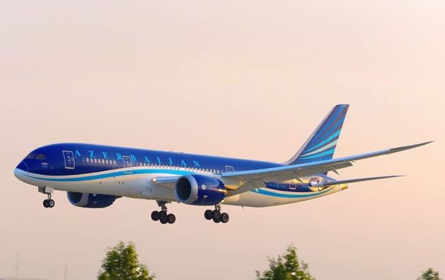 Азербайджан призупиняє авіасполучення з Іраном