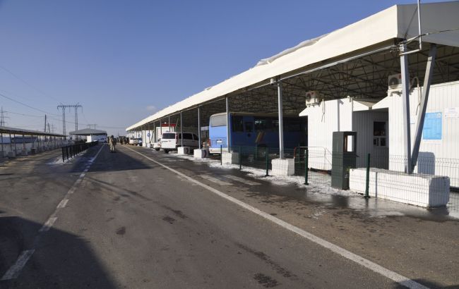 На пункті пропуску на Донбасі помер чоловік