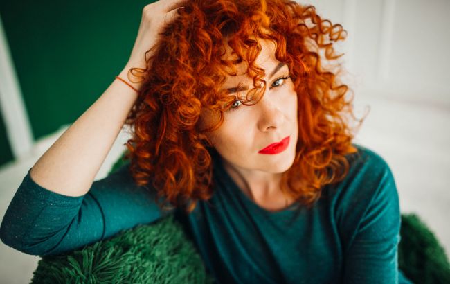 Ніколи не робіть цього з кучерявим волоссям, щоб не пошкодити його