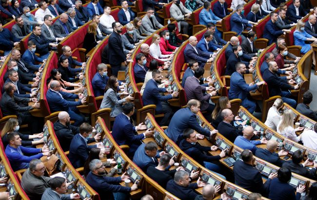 Закон об олигархах нужен власти для удержания рейтинга, - нардеп