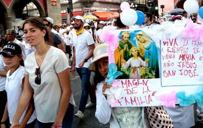 Мексиканці масово протестовали проти одностатевих шлюбів