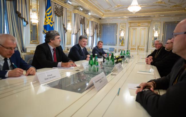 Порошенко: единая поместная православная церковь поможет единению страны