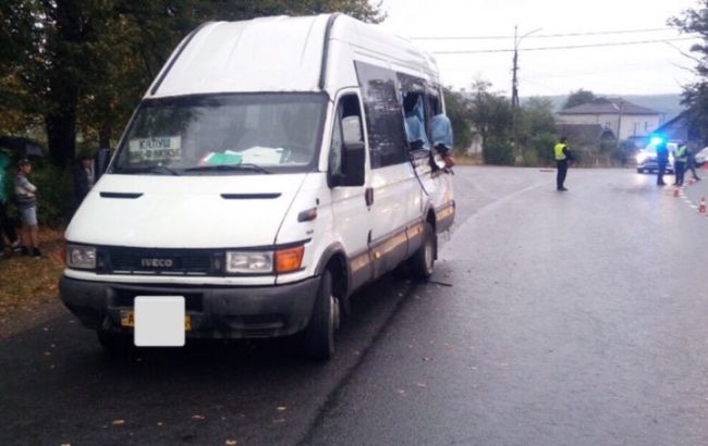 В Ивано-Франковской области маршрутка столкнулась с фурой