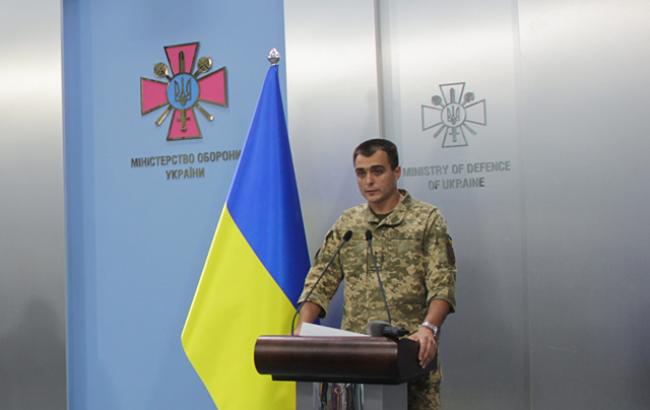 Полторак поручил усилить контроль за объектами строительства ВСУ