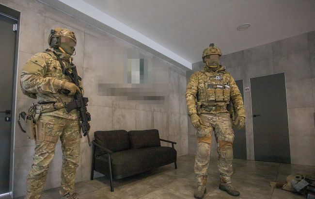 Поширювали фейки про війну. В Хмельницькій області викрили ботоферму