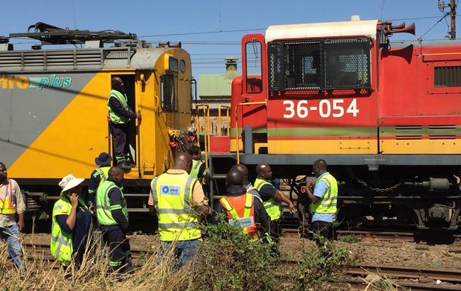 В ЮАР при столкновении двух поездов пострадали 100 человек