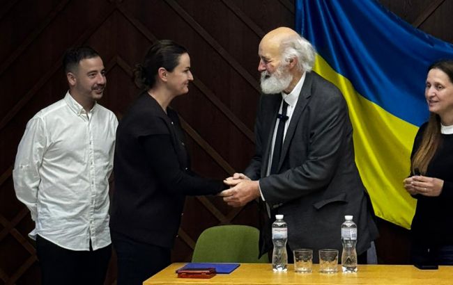 Українець отримав премію Wesley за боротьбу з російською та угорською пропагандою