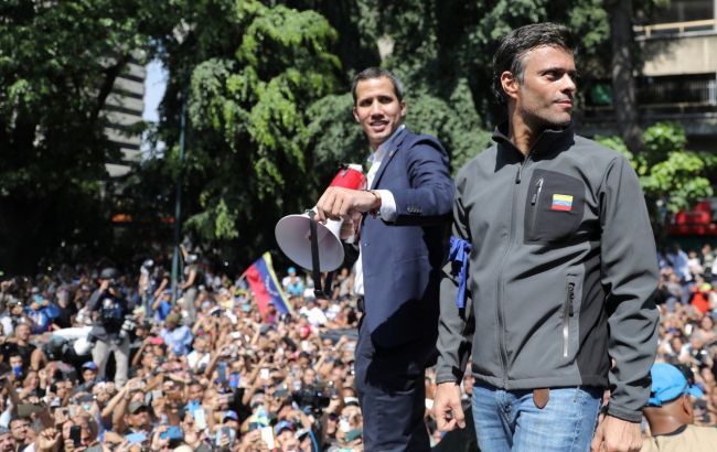 Гуайдо призвал венесуэльцев выйти на субботние протесты