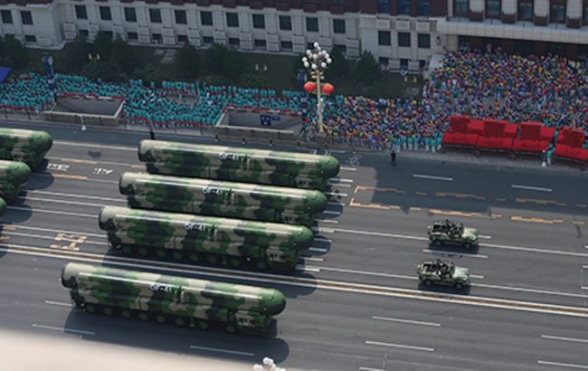 Китай вперше продемонстрував нову балістичну ракету