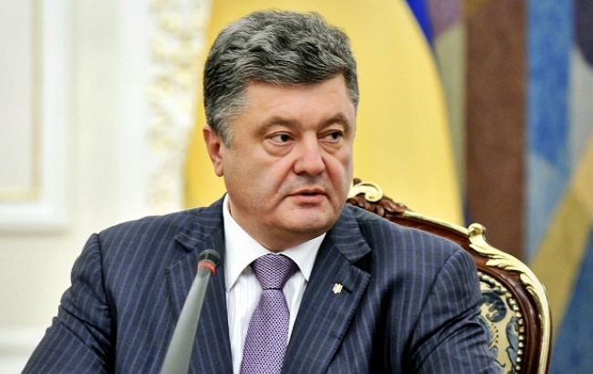 Порошенко одобрил освобождение от военной службы студентов дневной формы обучения