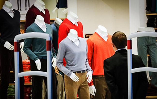 Крупные компании приостановили поставку одежды в РФ из-за валютного кризиса