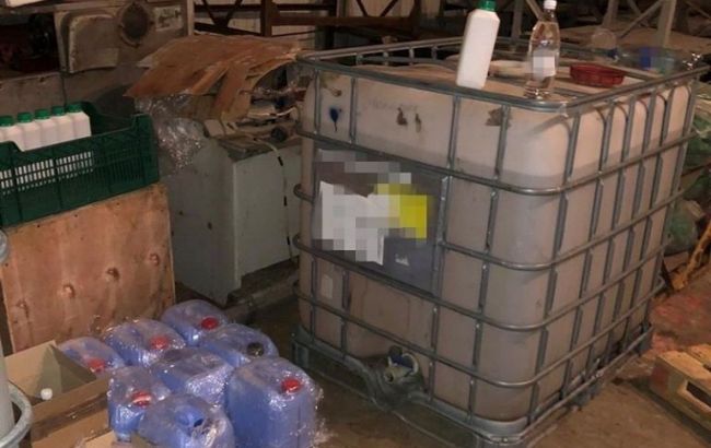 В Херсонской области разоблачили масштабное производство поддельных антисептиков