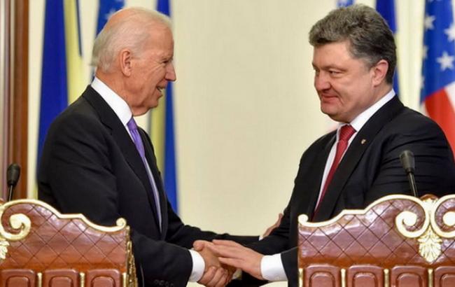 США готовы предоставить Украине кредитные гарантии в 1 млрд долл. в 2015 г., - Байден