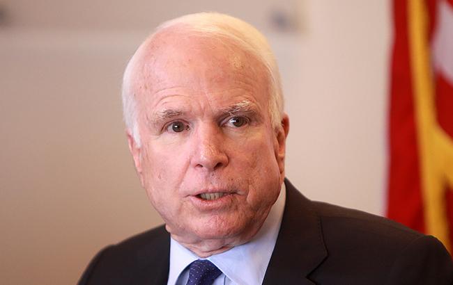 Маккейн виписаний з лікарні в США