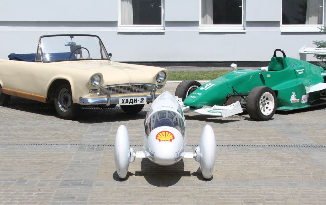З двигунами від винищувачів та вертольотів: підбірка унікальних гоночних авто з Харкова
