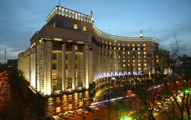 Кабмин установил лимит автомобилей, обслуживающих НАБ