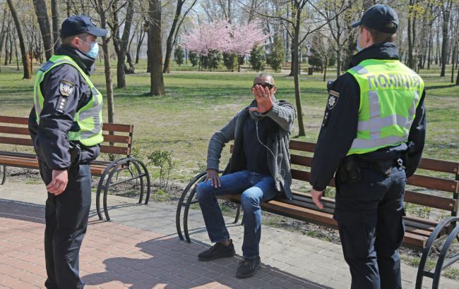 У поліції пояснили, коли можуть обшукувати українців: "чесним людям нема чого приховувати"