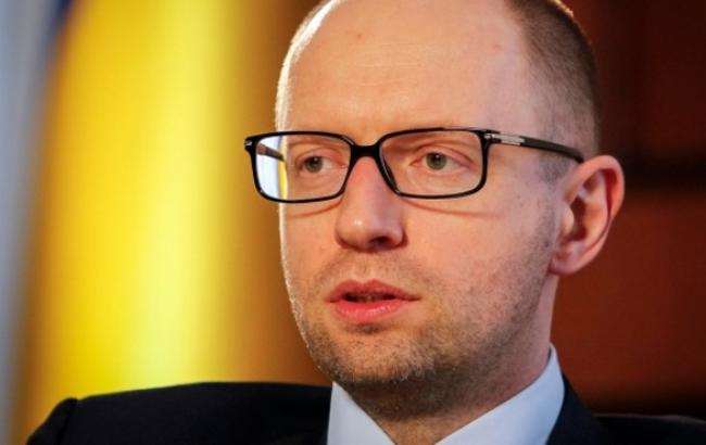 Яценюк рассматривает возможность удешевления проекта "Стена" на границе с РФ