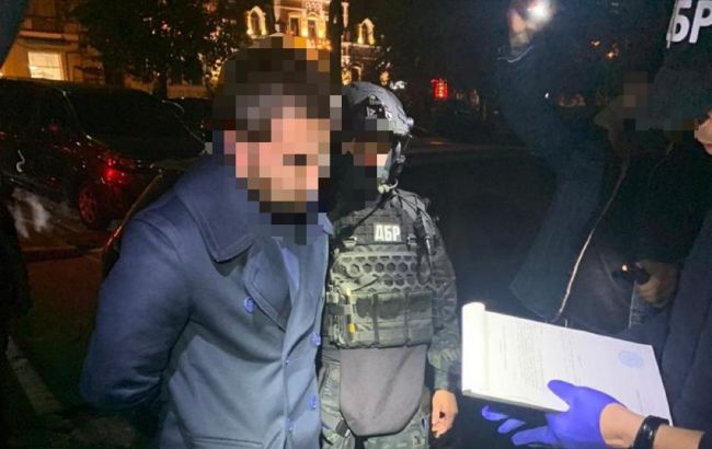 Чиновника фискальной службы подозревают в вымогательстве более 5 млн гривен