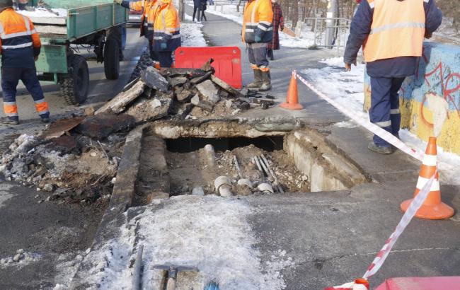 У "Київавтодорі" заперечують обвал мосту на Дарниці