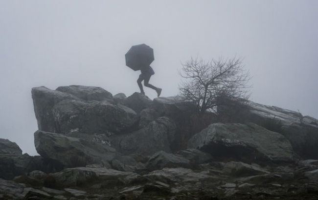 Синоптики попереджають про сильні пориви вітру й опади 19 березня