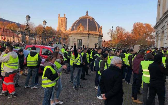 В Италии поезд попал в торнадо