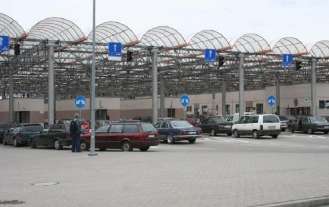 ДПСУ заявляє про скорочення черг на кордоні з Польщею