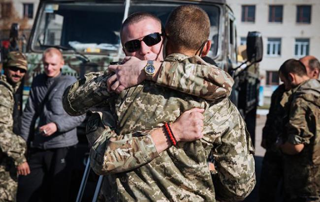 Порошенко поручил СБУ и МИД добиться освобождения украинских пленных до 7 января