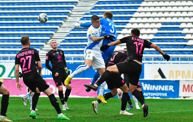 "Динамо" расписало нулевую ничью с "Металлистом 1925" в Киеве