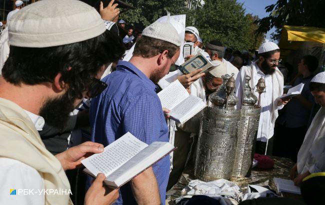 Конгрессмены США просят Украину пропустить в Умань около 2 тысяч хасидов