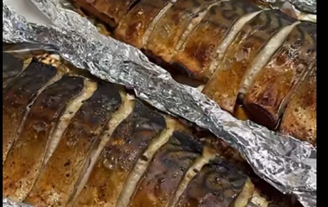 Найпростіша запечена скумбрія: готова за 30 хвилин і тане в роті