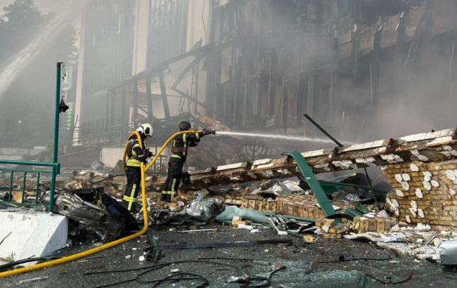 В Киеве в результате обстрела пострадали семь районов: ГСЧС раскрыло детали