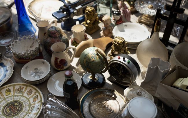 "Скарб" у серванті. Така ваза коштує 75 тисяч гривень і ось як вона виглядає (фото)