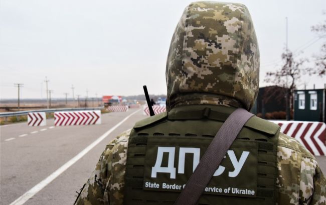 На КПВВ "Новотроицкое" задержали организатора преступной группы