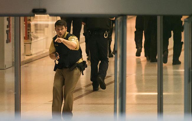 Полиция сообщила о 10 погибших и 21 пострадавшем в Мюнхене