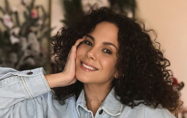 Джинсовый костюм и трендовые сапоги: сколько стоит "лук" Каменских, который сможет повторить каждая