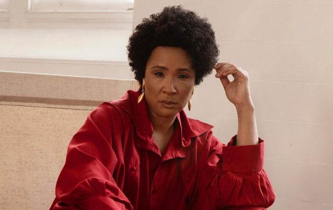 Зірка серіалу "Бріджертони" підкорила фоловерів сукнею від українського бренду