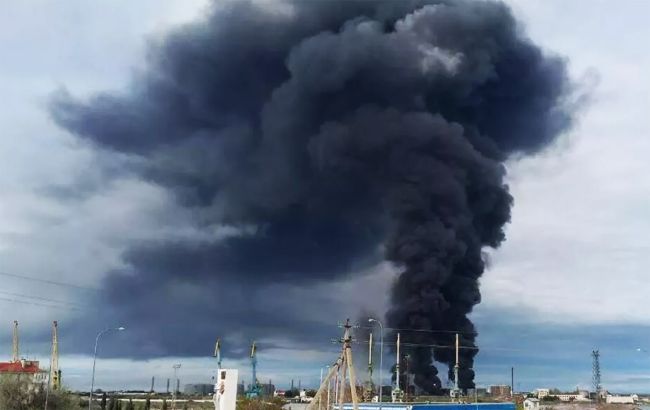 В Росії лунають вибухи: дрони атакують Енгельс і Саратов, де базується стратегічна авіація