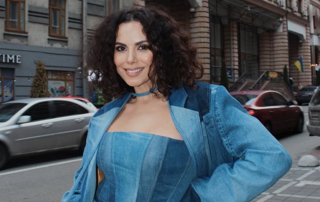 Как выглядят самые модные джинсы на лето: Настя Каменских задает тренды