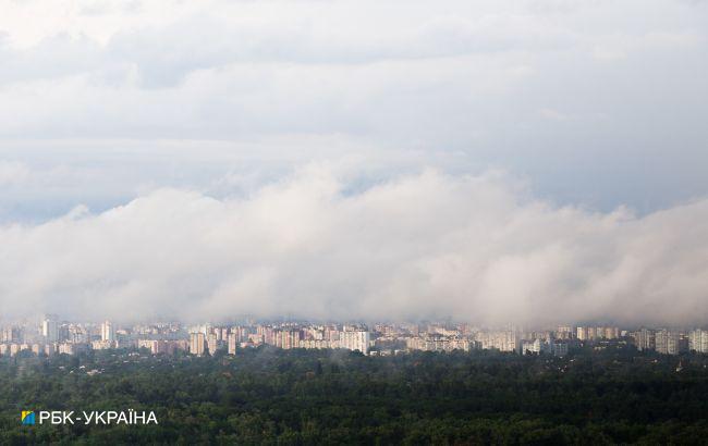 Столичних водіїв попередили про обмежену видимість через туман