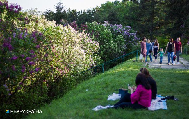 Синоптики обіцяють теплий місяць: прогноз Укргідрометцентру на травень