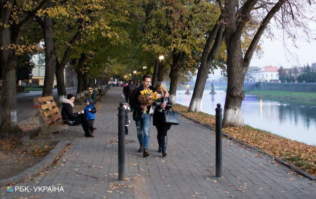 Большинство украинцев запланировали подарки на День святого Валентина