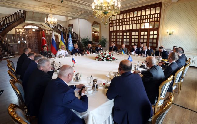 В Стамбуле начались переговоры по "зерновому коридору"