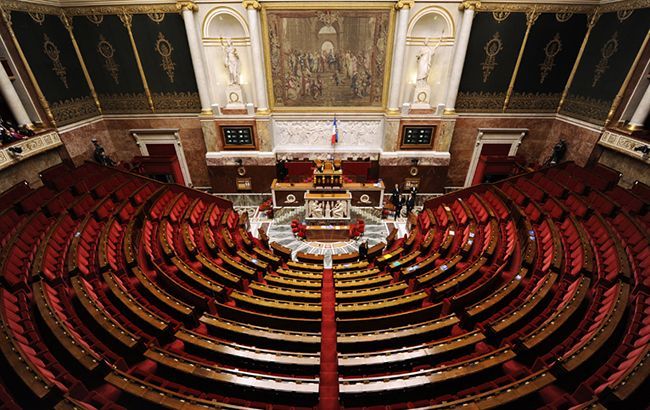 У Франції мають намір зобов'язати онлайн-платформи видаляти шкідливий контент