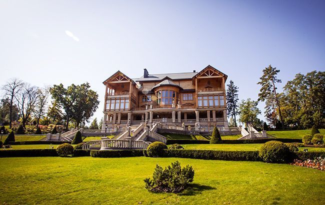 У справі про приватизацію Межигір'я оголошено підозру восьми особам