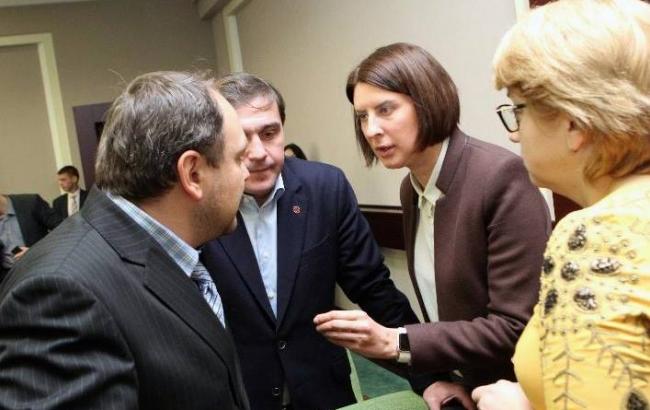 Киевский областной совет выразил недоверие правительству Арсения Яценюка