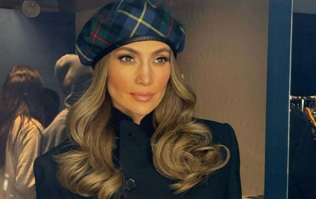 Дженніфер Лопес показала розкішний класичний образ (фото)