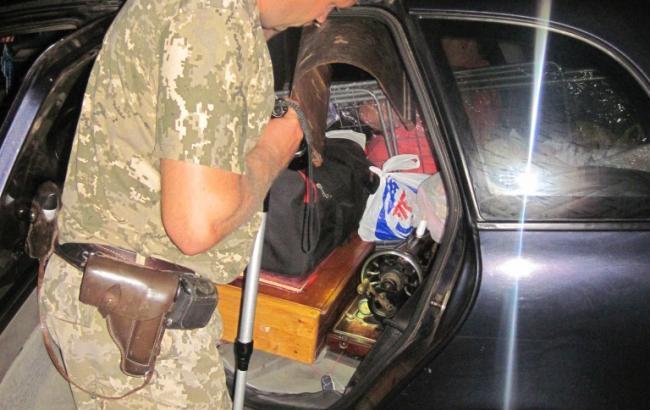 Из Украины пытались незаконно вывезти в Россию антиквариат